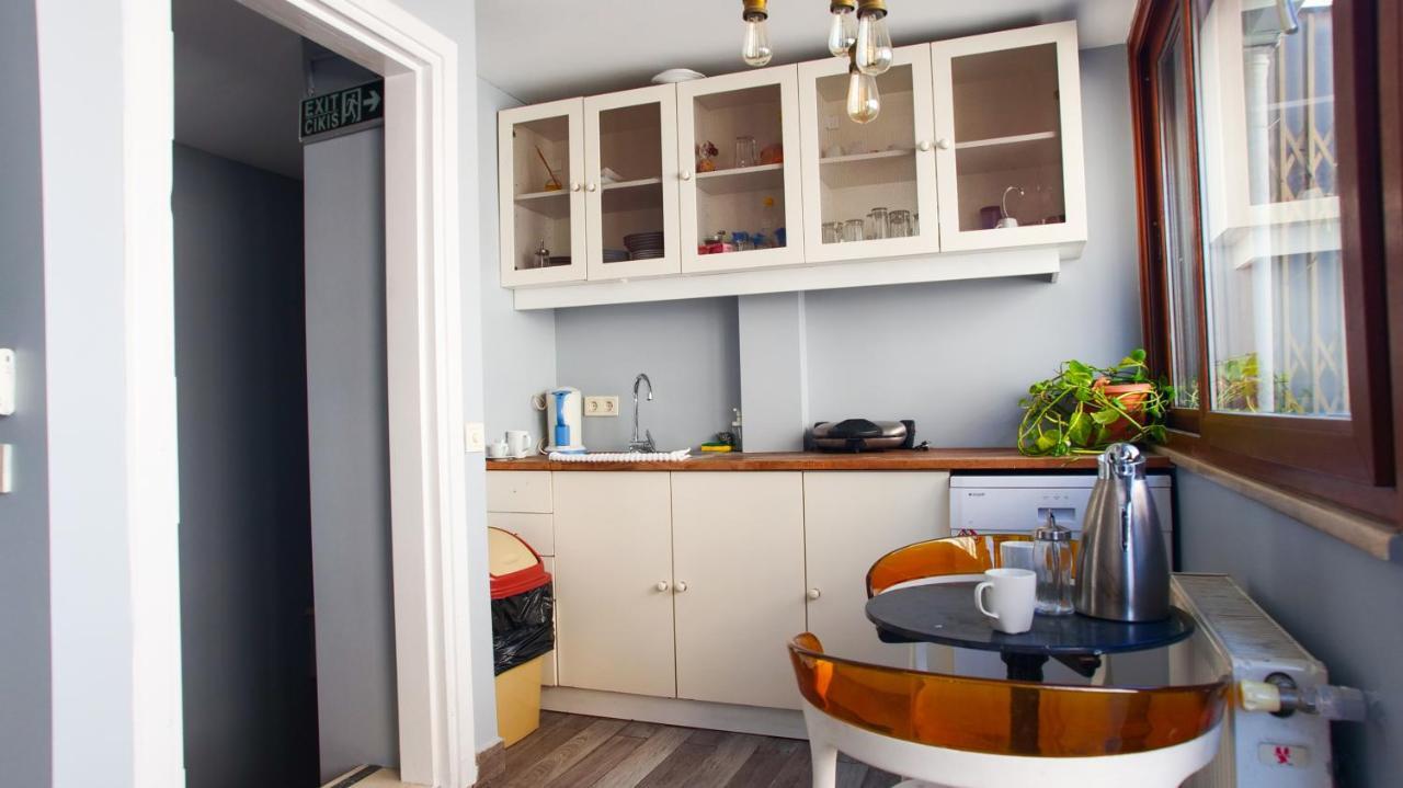 Stay Inn Taksim Hostel Istanbul Exterior photo